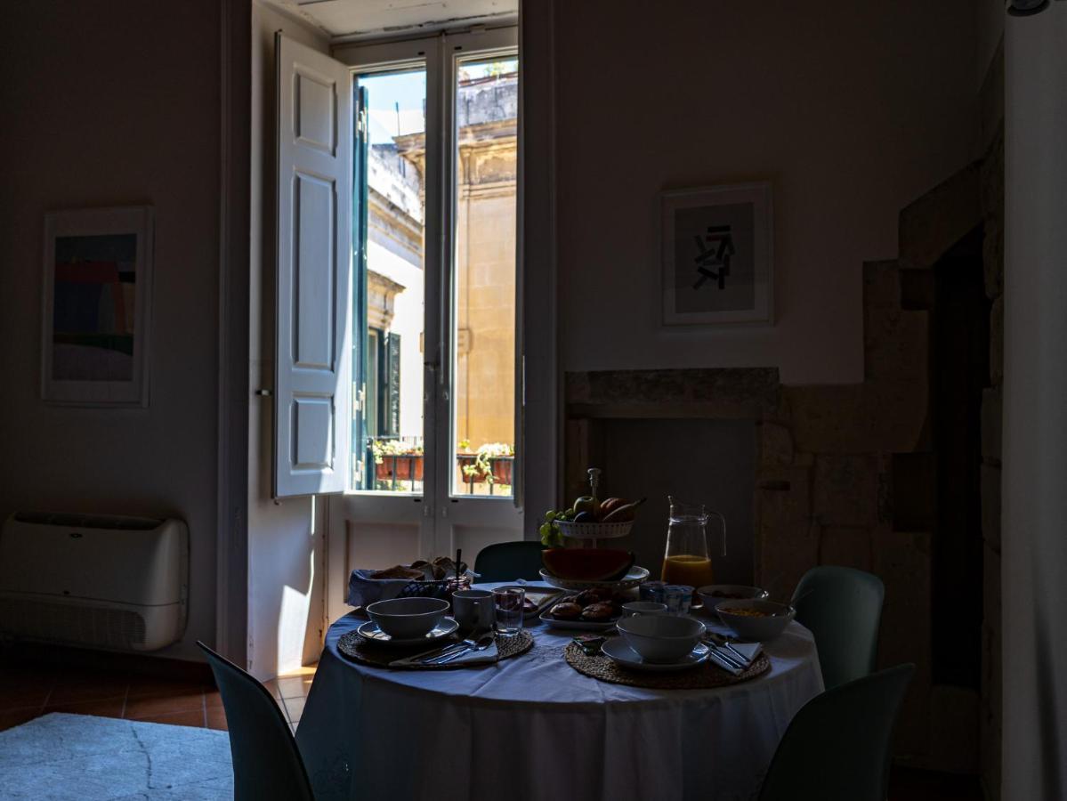 Palazzo Della Contessa - Suites & Breakfast Lecce Exterior foto